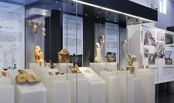 Ξενάγηση στο αρχαιολογικό μουσείο Ηγουμενίτσας και στην έκθεση χαρακτικής της σχολής καλών τεχνών του πανεπιστημίου Ιωαννίνων