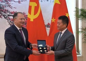 Ο Γιώργος Στύλιος, βουλευτής Άρτας της ΝΔ, επικεφαλής ελληνικής κοινοβουλευτικής αντιπροσωπείας στο Πεκίνο.