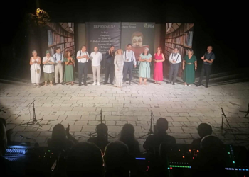 Θεατρική παράσταση «Μονόπρακτα» του Άντον Τσέχωφ από τη θεατρική ομάδα του δήμου Ζίτσας και το ΔΗΠΕΘΕ Ιωαννίνων