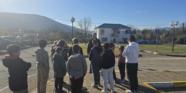 Επίσκεψη του δημοτικού σχολείου Δουραχάνης στο πάρκο κυκλοφοριακής αγωγής δήμου Πωγωνίου