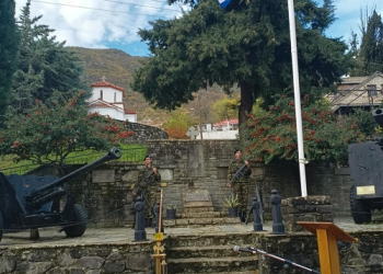 Με λαμπρότητα εορτάστηκε και φέτος η ημέρα των ένοπλων δυνάμεων και γιορτή των εισοδίων της Θεοτόκου στην Κόνιτσα