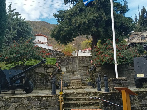Με λαμπρότητα εορτάστηκε και φέτος η ημέρα των ένοπλων δυνάμεων και γιορτή των εισοδίων της Θεοτόκου στην Κόνιτσα