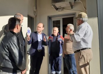 Ο δήμαρχος Αρταίων με τον πρόεδρο και τον αντιπρόεδρο του σωματείου εργαζομένων της ΔΕΥΑΑ σε γιορτινές επισκέψεις για την Πρωτοχρονιά