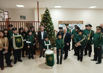 Με κάλαντα και χαρμόσυνες μελωδίες ευχήθηκαν στον δήμαρχο Κόνιτσας