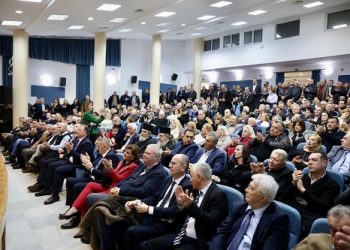 Κοσμοσυρροή στην κοπή βασιλόπιτας του πολιτικού γραφείου του Γ. Στύλιου