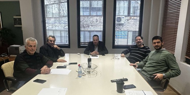 Συνάντηση Παντελή Κολόκα με Γιάννη Τσίγκρο για το θέμα της ατμοσφαιρικής ρύπανσης στα Ιωάννινα