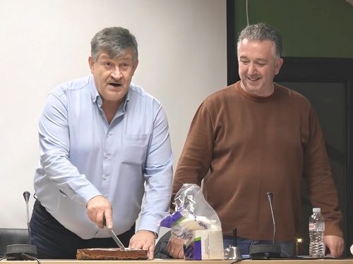 Κόπηκε η πρωτοχρονιάτικη πίτα του δήμου Πωγωνίου