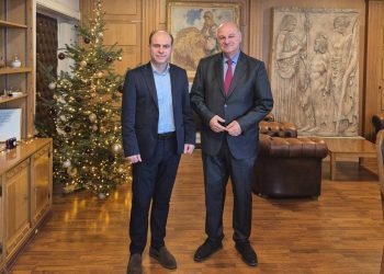 Ο δήμαρχος Αρταίων Χριστόφορος Σιαφάκας σε συνάντηση με τον υπουργό αγροτικής ανάπτυξης και τροφίμων Κωνσταντίνο Τσιάρα