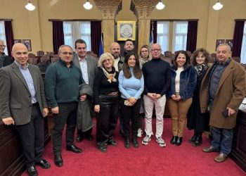 Μαθητές του πρότυπου γυμνασίου Ζωσιμαίας Σχολής Ιωαννίνων στο δημαρχείο Ιωαννίνων