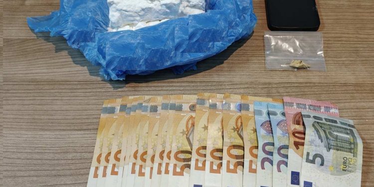 Συνελήφθη ημεδαπός στα Ιωάννινα για διακίνηση κοκαΐνης