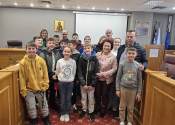 Επίσκεψη δημοτικού σχολείου Γραμμενίτσας στο δημαρχείο Άρτας