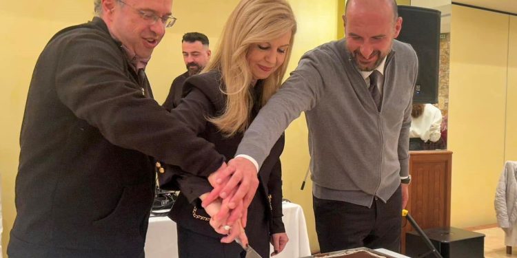 Με αισιοδοξία και ευχές για τη νέα χρονιά η εκδήλωση κοπής πίτας της Νέας Αριστεράς Ιωαννίνων