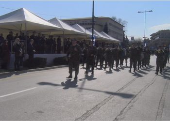 Ιωάννινα : Εντυπωσιακή η παρέλαση για την απελευθέρωση της πόλης ! (βίντεο)