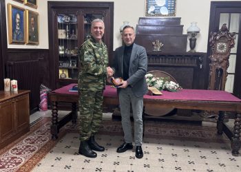 Επίσκεψη του νέου διοικητή της 8ης ταξιαρχίας, Βασίλη Κολιού, στο δήμαρχο Ιωαννίνων