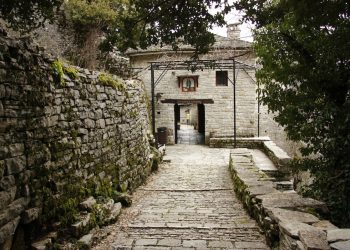 Απαγόρευση διέλευσης προς την ιερά μονή Αγ. Παρασκευής Μονοδενδρίου