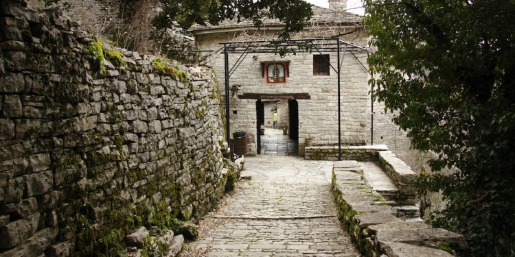 Απαγόρευση διέλευσης προς την ιερά μονή Αγ. Παρασκευής Μονοδενδρίου