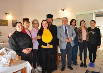 Πάσχα αγάπης και προσφοράς με επίσκεψη του δημάρχου Νίκου Γεωργάκου στο γηροκομείο