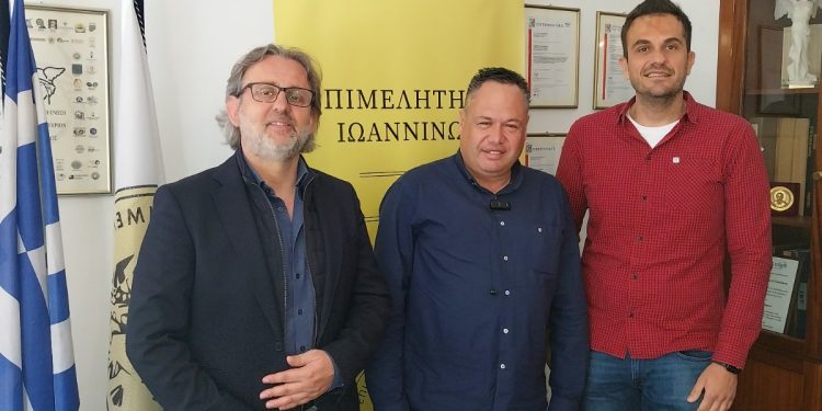 Συνάντηση του προέδρου του επιμελητηρίου Ιωαννίνων με τον πρόεδρο του ΤΕΕ/ΤΗ