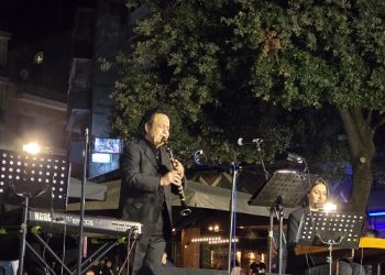 «Ω γλυκύ μου Έαρ» με το Βασίλη Σαλέα – Πασχαλινή συναυλία στην κεντρική πλατεία Άρτας