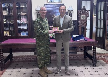 Εθιμοτυπική επίσκεψη του διοικητή της 1ης στρατιάς / EU-OHQ στο δήμαρχο Ιωαννίνων