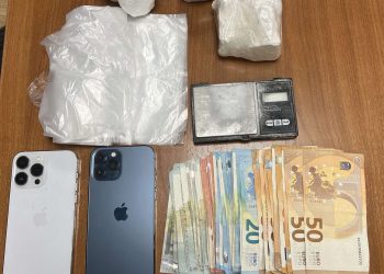 Πάνω από μισό κιλό κοκαΐνης βρέθηκε στο σπίτι τους