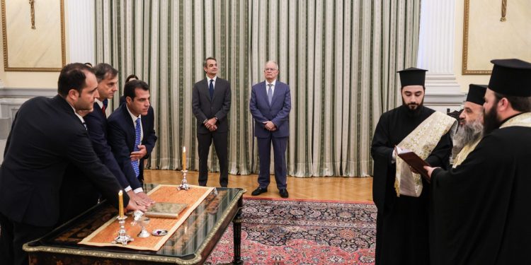 Ορκίστηκαν ο νέος Υπουργός και οι νέοι Υφυπουργοί