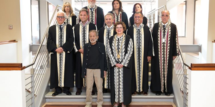 Το Πανεπιστήμιο Ιωαννίνων τίμησε τον κορυφαίο συνθέτη και διευθυντή ορχήστρας κ. Σταύρο Ξαρχάκο, αναγνωρίζοντας τη συμβολή του στην ιστορία της ελληνικής μουσικής και στον ελληνικό πολιτισμό.