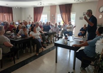 Ο Νίκος Έξαρχος σε συγκέντρωση στη Ζίτσα