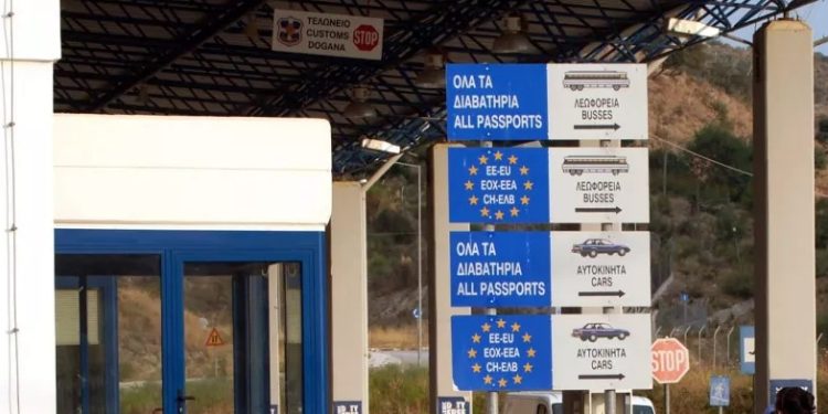 Συλλήψεις τελωνειακών για διαφθορά στην Ήπειρο – Σε εξέλιξη μεγάλη αστυνομική επιχείρηση