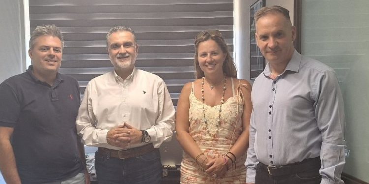 Συνάντηση Ι. Τσίμαρη με εκπροσώπους της Ένωσης Ξενοδόχων Νομού Ιωαννίνων