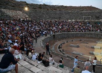 Η ιστορία του «Οιδίποδα» γέμισε το θέατρο της Δωδώνης