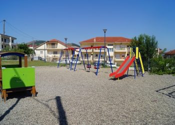 Δεκατέσσερις  πιστοποιημένες  παιδικές χαρές σε όλες τις Δ.Ε. λειτουργεί ο Δήμος Ζίτσας