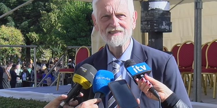 Βίντεο: Δηλώσεις Γ. Λοβέρδου και επισήμων στην παρέλαση για την Επέτειο της 28ης Οκτωβρίου 1940