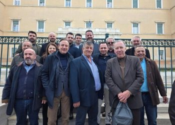 Δυναμική συμμετοχή του Δήμου Ιωαννιτών στη μαζική κινητοποίηση των Δήμων έξω από τη Βουλή των Ελλήνων