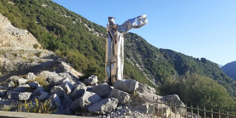 Τρισάγιο μνήμης για τα 29 θύματα του πολύνεκρου δυστυχήματος στο Τσίμποβο