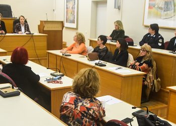 Διευρυμένη συνεδρίαση για την Ισότητα και την Γυναικεία κακοποίηση