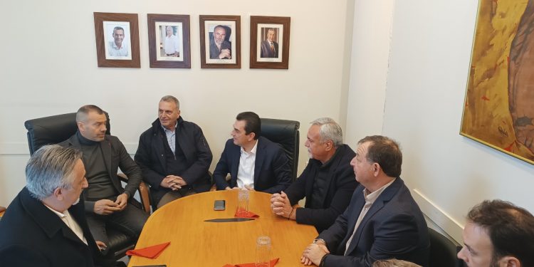 Επίσκεψη του πρώην Υπουργού Ανάπτυξης στο Επιμελητήριο Θεσπρωτίας