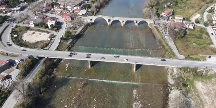 Ομόφωνα η αγορά οικοπέδου πλησίον της γέφυρας Άρτας για τις ανάγκες της Πολιτιστικής Διαδρομής