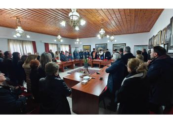 Μέσα σε κλίμα συγκίνησης και ελπίδας η κοπή της Πρωτοχρονιάτικης πίτας στο Δελβινάκι