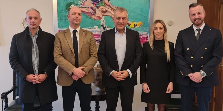 Συνάντηση είχε την Πέμπτη η Επιτροπή Διοίκησης του ΠΕΑΚ Ιωαννίνων, με τον Αναπληρωτή Υπουργό Αθλητισμού κ. Ιωάννη Βρούτση