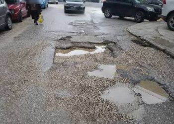 Επικίνδυνη κατάσταση οδοστρώματος στο κέντρο των Ιωαννίνων λόγω έργων φυσικού αερίου