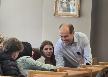 Συνάντηση Δημάρχου Αρταίων με τους πρώτους εγγεγραμμένους νέους για τη δημιουργία Δημοτικού Συμβουλίου Νέων