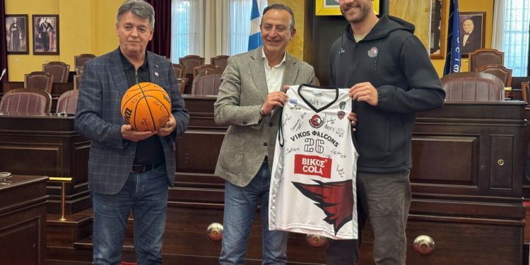 Ο Δήμος Ιωαννιτών υποδέχτηκε και βράβευσε την ομάδα των Βίκος Φάλκονς