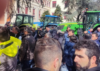 ”Αγρότες,κτηνοτρόφοι και μελισσοκόμοι ενώνουν τη φωνή τους”