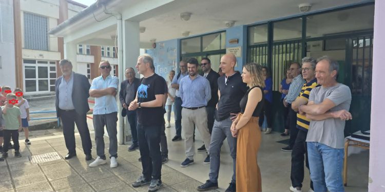 Ο Δήμος Πωγωνίου υποδέχθηκε τη Διοίκηση της ΕΡΤ – Σημαντική δωρεά ηλεκτρονικών υπολογιστών στα σχολεία της ακριτικής περιοχής