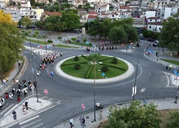 Η Άρτα τίμησε τα 145 χρόνια Ελευθερίας με την πρώτη επετειακή πομπή και παράσταση ιστορικής μνήμης