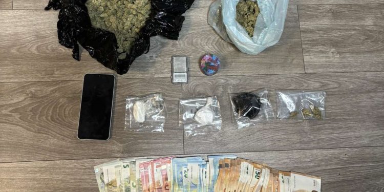 Συνελήφθη ημεδαπός στα Ιωάννινα για διακίνηση ναρκωτικών