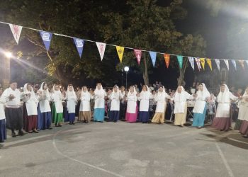 Μια μαγευτική βραδιά παράδοσης στο 4ο Φεστιβάλ Παραδοσιακών Χορών στον Παρακάλαμο Πωγωνίου – Το ταξίδι του «Πήγασου» στις Κυκλάδες