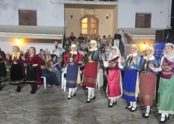 Μια όμορφη βραδιά πολιτισμού και ενότητας στο Δελβινάκι: Όταν το Πωγώνι και το Ζαγόρι στήνουν κοινό χορό, η Ήπειρος ολόκληρη μεγαλώνει