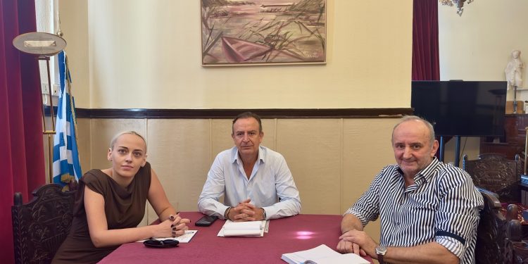 Συνάντηση με τον Δήμαρχο Ιωαννίνων Θωμά Μπέγκα και τον Δήμαρχο Β. Τζουμέρκων Νίκο Βαΐτση, στο πλαίσιο των δράσεων της Νομαρχιακής Επιτροπής Εκλογικού Αγώνα Ιωαννίνων